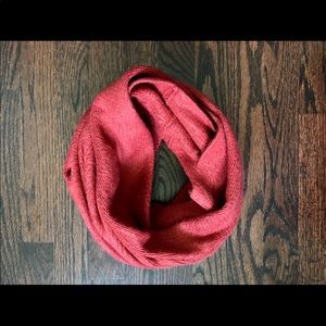 Orang infinity scarf